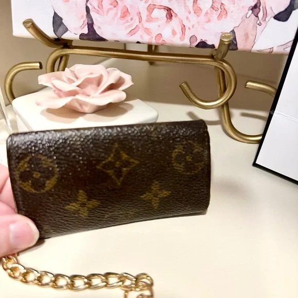 Louis Vuitton Monogram Key Holder EUC - Picture 2 of 5